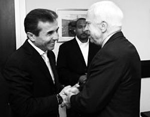 Маккейн поверил отсутствию у Иванишвили связей с Россией