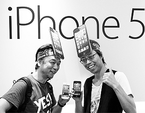 Новый телефон Apple iPhone 5 поступил в продажу