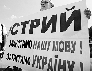 Ни правящая партия, ни оппозиция не смогли поднять свою популярность за счет борьбы вокруг русского языка