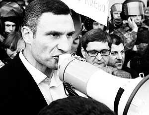 Несмотря на богатырский имидж, Виталий Кличко пока не слывет на родине сильным политиком