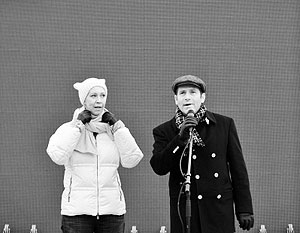 Самыми популярными деятелями оппозиции стали юмористы Татьяна Лазарева и Михаил Шац