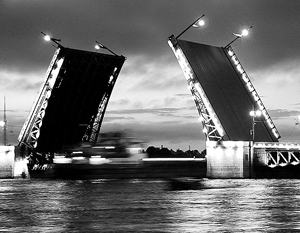 Дворцовый мост закрыт на ремонт