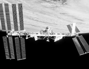 Микрометеорит повредил одну из солнечных батарей МКС 