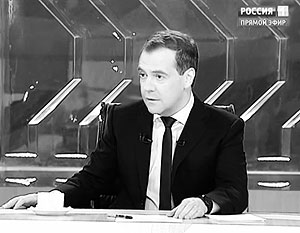 Медведев начал давать интервью российским телеканалам