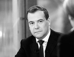 Медведев: СК мог затребовать материалы у Костомарова в обычном порядке