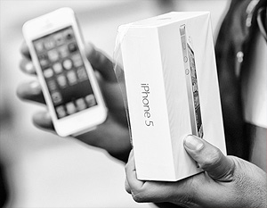 iPhone 5, поддерживающий новый формат sim-карты, будет стоить в России от 30 тыс. рублей