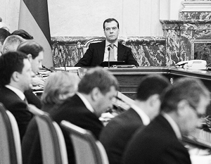 Медведев: Оценивать эффективность работы министров должен Путин