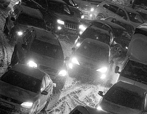 Первый в этом году снегопад в Москве вызвал пробки на дорогах