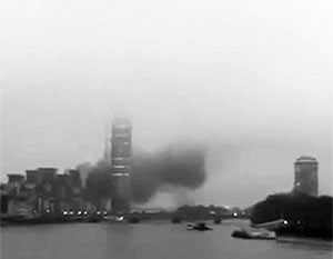 В центре Лондона упал вертолет (видео)