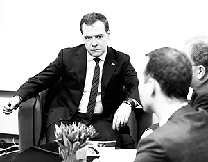 Дмитрий Медведев дает интервью газете Handelsblatt