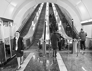Узбек сбросил беременную с эскалатора в метро Петербурга