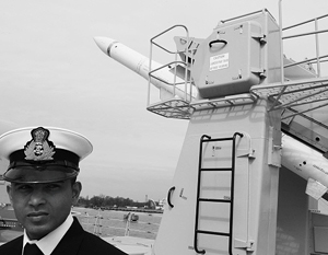 Ракетный комплекс российско-индийской разработки «БраМос» на фрегате ВМС Индии «Тег»