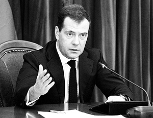 Медведев предложил заменить компенсации при стихийных бедствиях страховкой