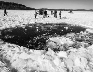 В районе озера Чебаркуль ученые нашли более 50 осколков упавшего метеорита