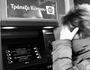 СМИ: Россияне опустошили кипрские счета еще до объявления о налоге