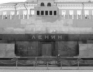 Мужчина напал на охранника мавзолея Ленина