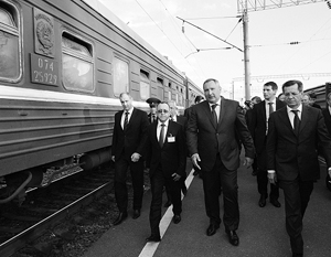 Рогозин отверг идею не пускать в Россию таджикские поезда