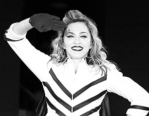 СМИ: Мадонну признали нелегальным гастарбайтером