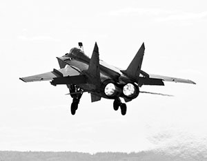 Истребители МиГ-31 успешно уничтожили ракеты условного противника