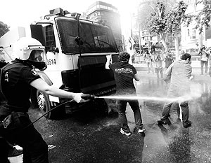Акции протеста возобновились в Стамбуле