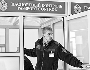 ФМС с начала 2013 года закрыла въезд в Россию 100 тысячам иностранцев