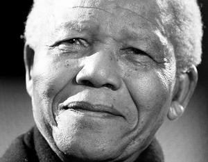 По мнению наблюдателей, Нельсон Мандела уберег свою страну от гражданской войны и краха