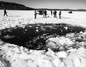Глава Челябинской области поручил поднять из озера фрагменты метеорита