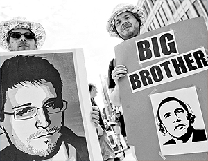 Отец Сноудена: Сложившаяся ситуация порождена не Россией