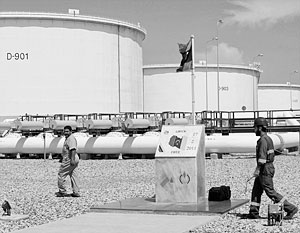 Объем добычи нефти в Ливии сократился на 90%