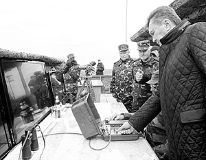 Запущенная Януковичем на учениях ракета попала в озеро