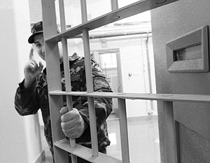 К концу года амнистия позволит выйти из тюрем многим десяткам тысяч заключенных