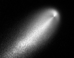Hubble опроверг версии о скорой гибели ярчайшей кометы ISON