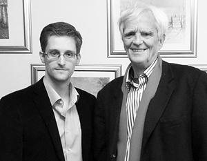 «Зеленый» Ханс-Кристиан Штребеле стал первым западным политиком, пообщавшимся с политическим беженцем Эдвардом Сноуденом