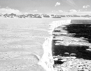 Под километром льда в Антарктике обнаружили тлеющий вулкан
