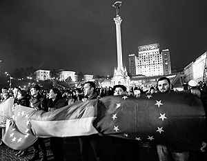 СМИ: Противники остановки евроинтеграции вышли на митинг в Киеве