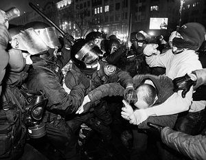 Столкновения милиции и сторонников евроинтеграции вновь начались в Киеве