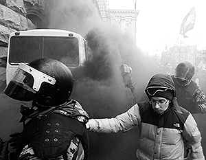 «Беркут» прекратил закончившийся неудачей штурм здания мэрии Киева