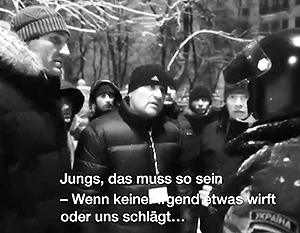 Немецкие журналисты засняли, как Кличко просит «Беркут» разыграть столкновение