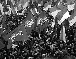 МВД: На митинги сторонников власти и оппозиции в Киеве вышли 15 и 18 тыс. человек соответственно