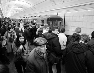 На «зеленой» ветке московского метро остановились поезда