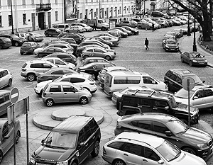 Полтавченко запланировал ввести платные парковки в Петербурге в 2014 году