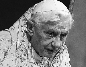 Бенедикт XVI  лишил сана за педофилию 400 священников 