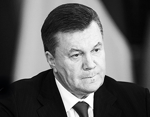 Виктор Янукович оказался под давлением сразу со всех сторон