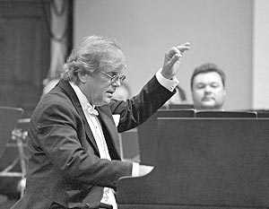 4 февраля в БЗК оркестр исполнит ее под управлением Юстуса Франтца - известного пианиста и дирижера