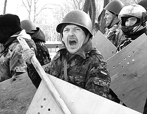 МВД Украины: «Самооборона Майдана» становится военизированным формированием