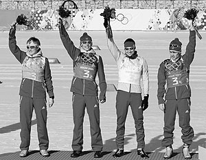 Российские лыжники завоевали серебро в олимпийской эстафете