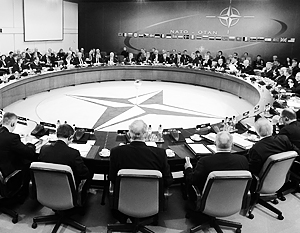 НАТО заявило о намерении поддерживать целостность Украины