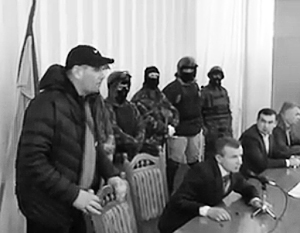 Представители «Правого сектора» ворвались на заседание Рады в Василькове (видео)