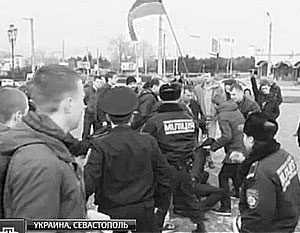 Провокация националистов пресечена в Севастополе