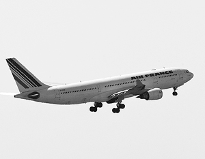 СМИ: Самолет Air France KLM едва не столкнулся с Ту-95 над Москвой